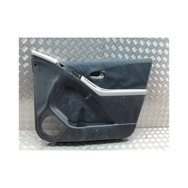 Panneau de porte avant droit TOYOTA YARIS 2 PHASE 1 d’occasion