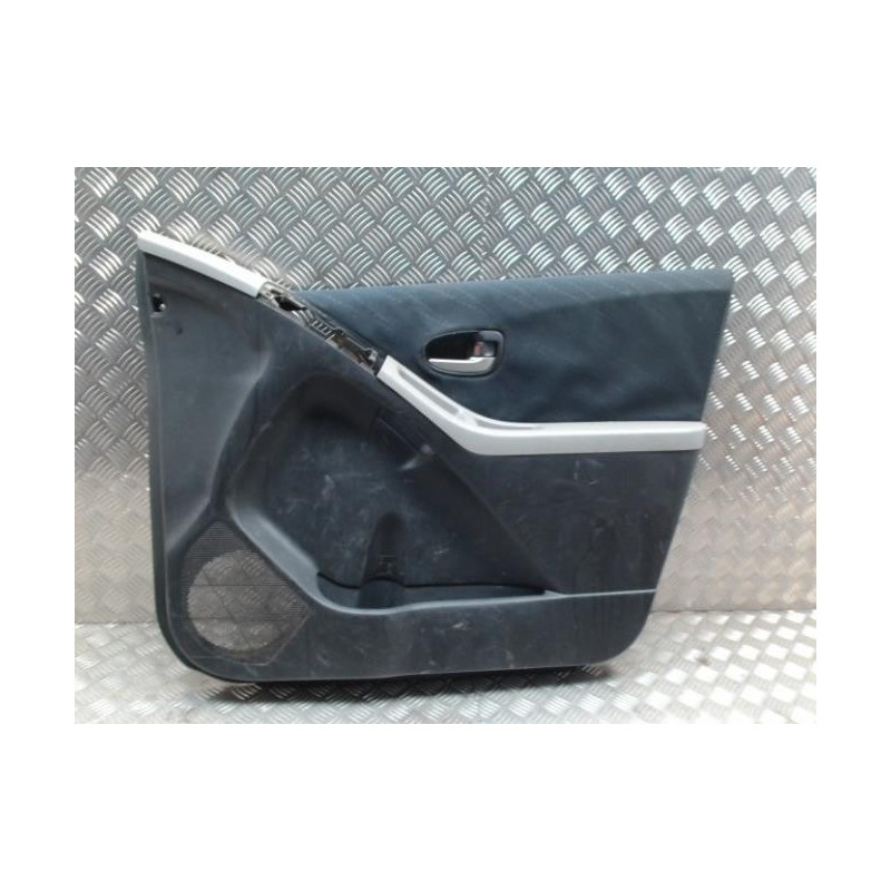 Panneau de porte avant droit TOYOTA YARIS 2 PHASE 1 d’occasion