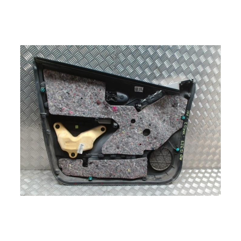 Panneau de porte avant droit TOYOTA YARIS 2 PHASE 1 d’occasion