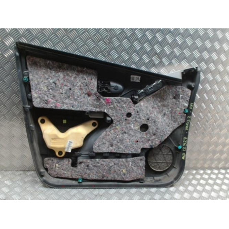 Panneau de porte avant droit TOYOTA YARIS 2 PHASE 1 d’occasion