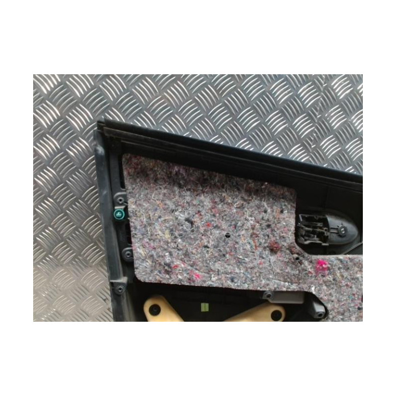 Panneau de porte avant droit TOYOTA YARIS 2 PHASE 1 d’occasion