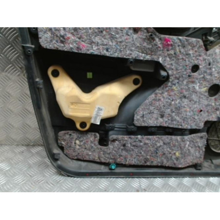 Panneau de porte avant droit TOYOTA YARIS 2 PHASE 1 d’occasion