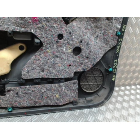Panneau de porte avant droit TOYOTA YARIS 2 PHASE 1 d’occasion
