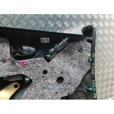 Panneau de porte avant droit TOYOTA YARIS 2 PHASE 1 d’occasion