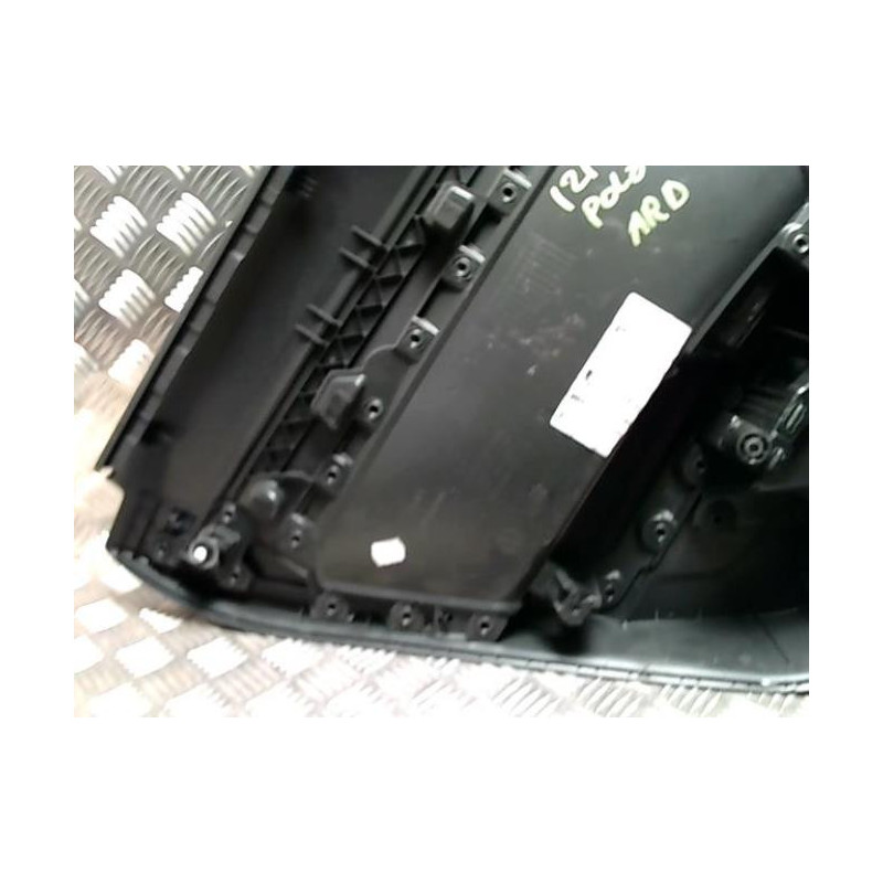 Panneau de porte arriere droit VOLKSWAGEN POLO 6 PHASE 1 d’occasion