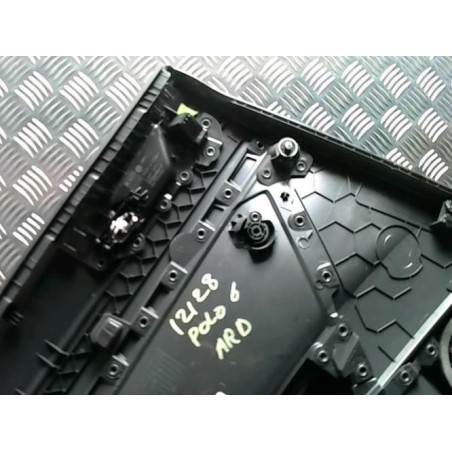 Panneau de porte arriere droit VOLKSWAGEN POLO 6 PHASE 1 d’occasion