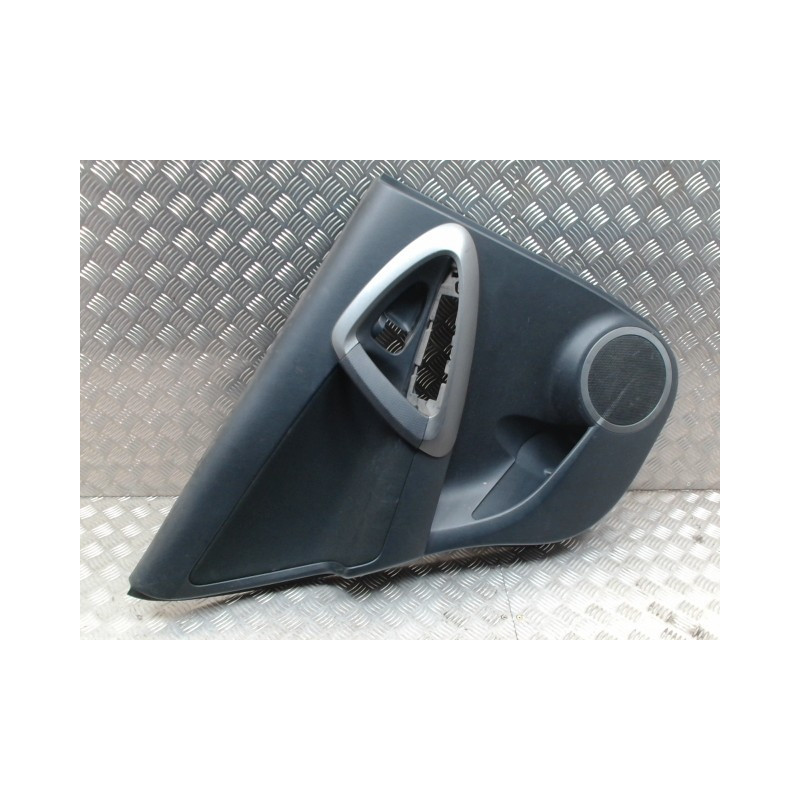 Panneau de porte arriere gauche TOYOTA RAV4 3 PHASE 3 d’occasion