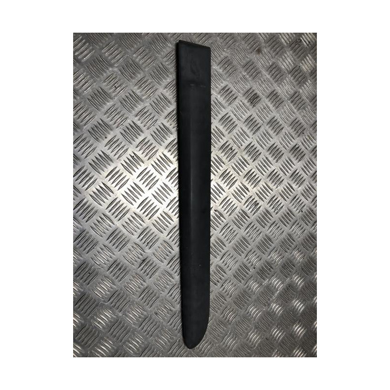 Baguette de porte arriere droite RENAULT CLIO 2 PHASE 2 d’occasion
