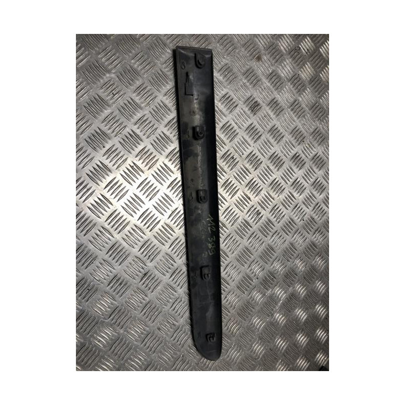 Baguette de porte arriere droite RENAULT CLIO 2 PHASE 2 d’occasion