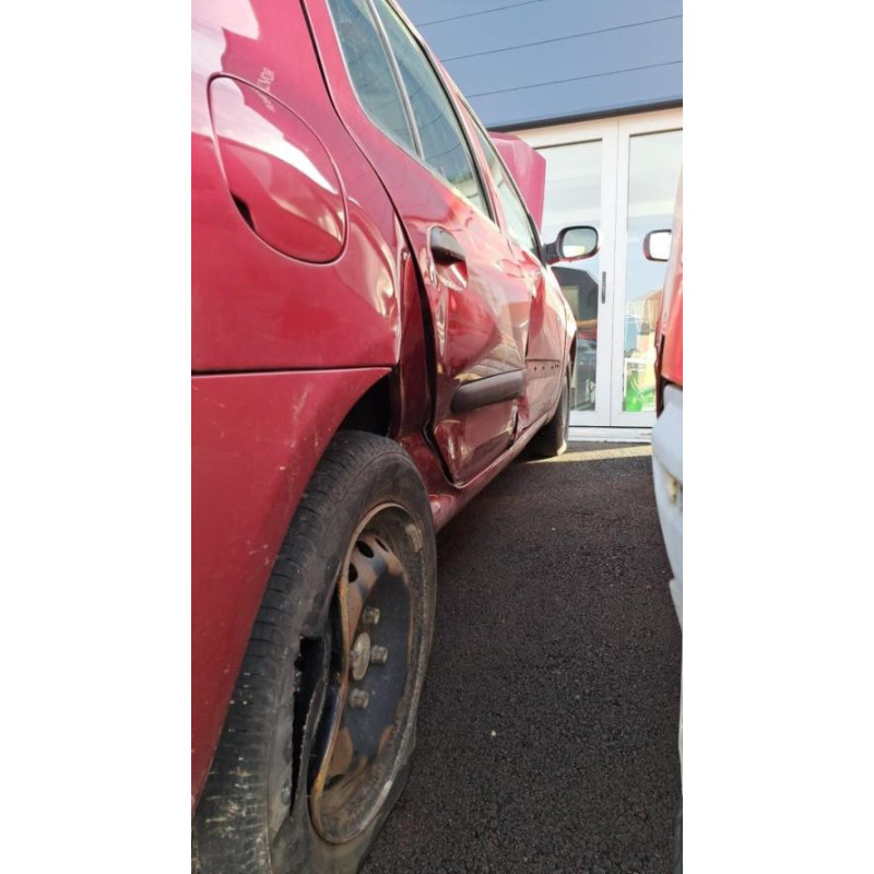 Baguette de porte arriere droite RENAULT CLIO 2 PHASE 2 d’occasion