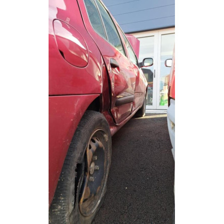 Baguette de porte arriere droite RENAULT CLIO 2 PHASE 2 d’occasion
