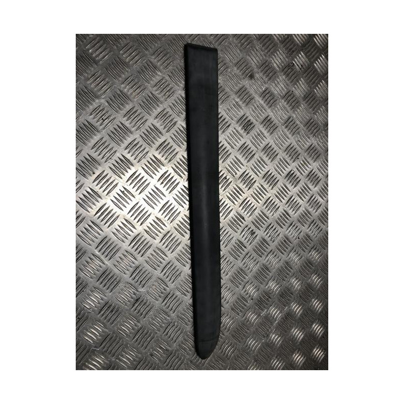 Baguette de porte arriere droite RENAULT CLIO 2 PHASE 1 d’occasion