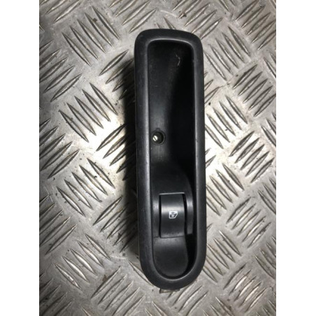 Interrupteur de leve vitre arriere droit RENAULT GRAND SCENIC 2 PHASE 2 d’occasion