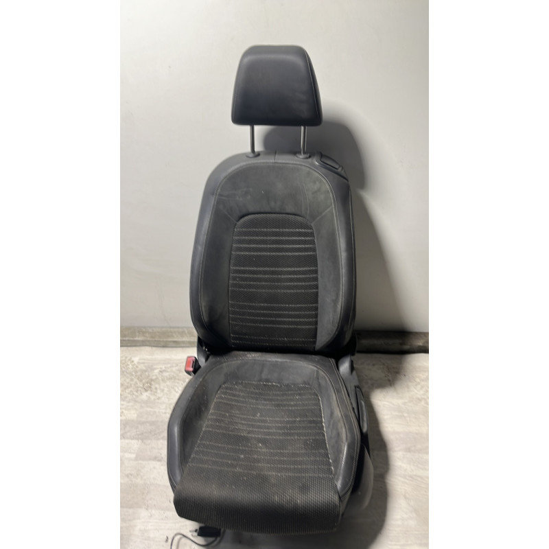 Siege avant gauche VOLKSWAGEN SCIROCCO 3 PHASE 1 COUPE d’occasion