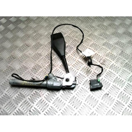 Attache ceinture avant droit RENAULT KANGOO 2 PHASE 1 d’occasion