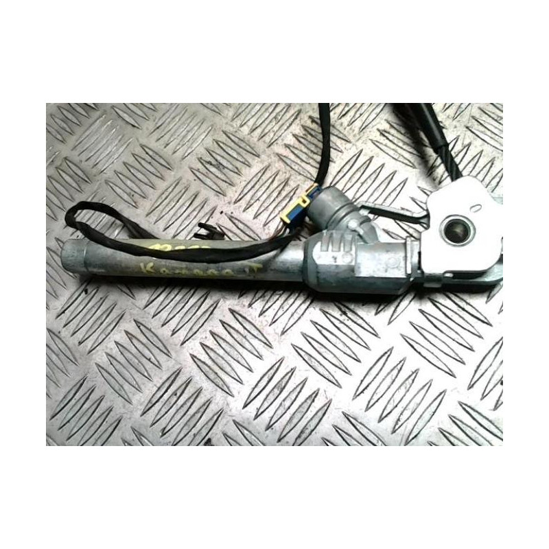 Attache ceinture avant droit RENAULT KANGOO 2 PHASE 1 d’occasion