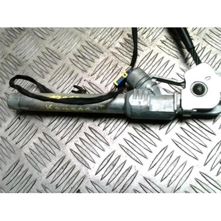 Attache ceinture avant droit RENAULT KANGOO 2 PHASE 1 d’occasion