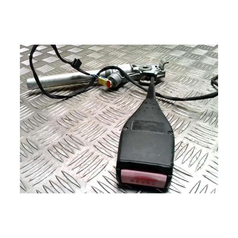 Attache ceinture avant droit RENAULT KANGOO 2 PHASE 1 d’occasion