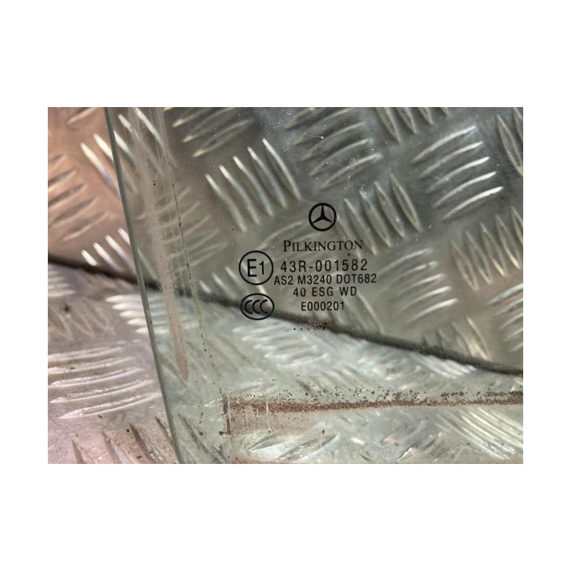 Vitre arriere droit MERCEDES CLASSE C 204 PHASE 1 d’occasion