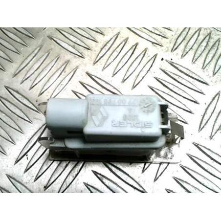 Eclairage de plaque RENAULT MEGANE 2 PHASE 1 d’occasion