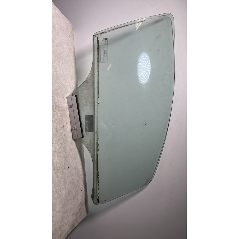 Vitre avant droit OPEL CORSA D PHASE 1 d’occasion