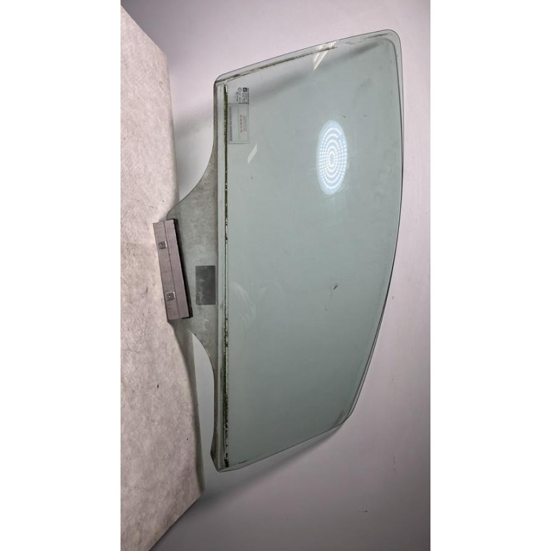 Vitre avant droit OPEL CORSA D PHASE 1 d’occasion