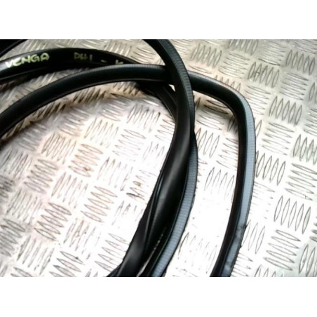 Joint de porte arriere droite KIA VENGA PHASE 1 d’occasion