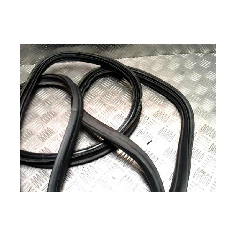 Joint de coffre KIA VENGA PHASE 1 d’occasion