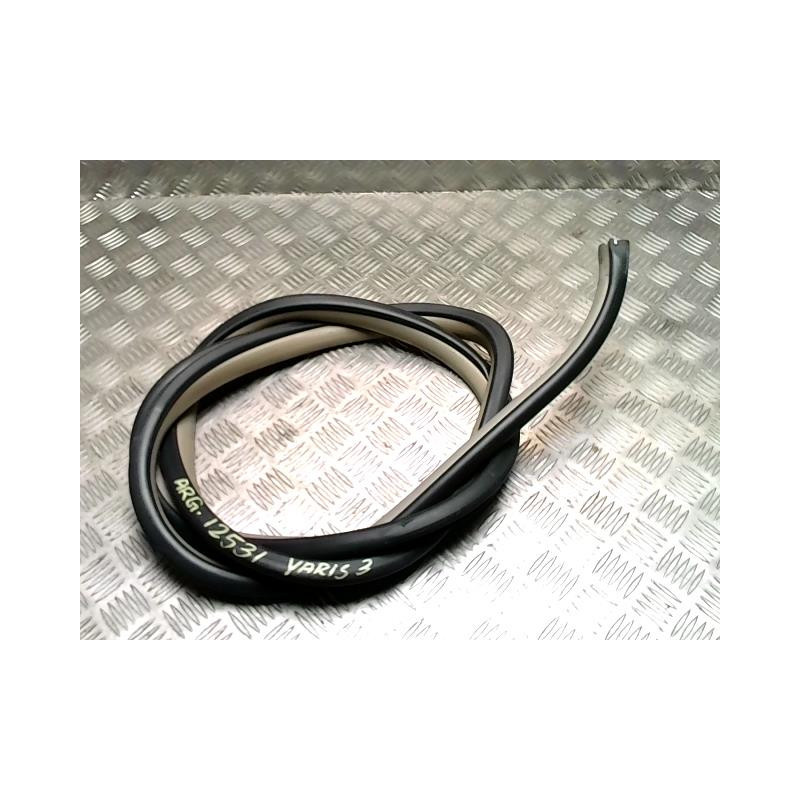 Joint de porte arriere gauche TOYOTA YARIS 2 PHASE 2 d’occasion