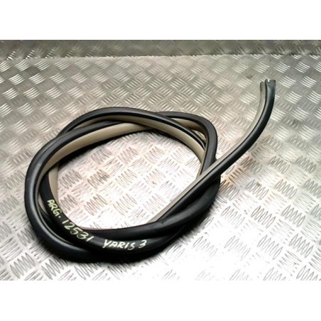 Joint de porte arriere gauche TOYOTA YARIS 2 PHASE 2 d’occasion