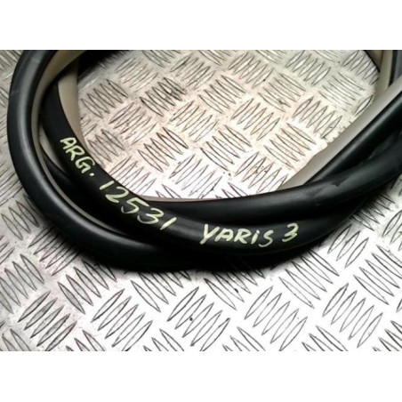 Joint de porte arriere gauche TOYOTA YARIS 2 PHASE 2 d’occasion
