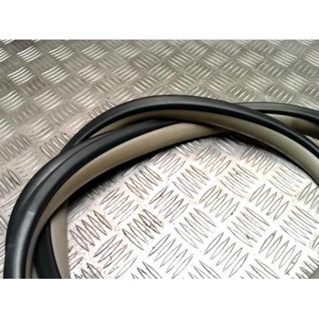 Joint de porte arriere gauche TOYOTA YARIS 2 PHASE 2 d’occasion