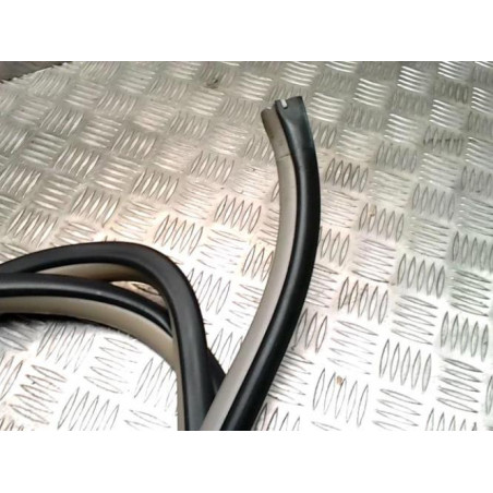 Joint de porte arriere gauche TOYOTA YARIS 2 PHASE 2 d’occasion