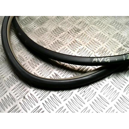 Joint de porte avant gauche TOYOTA YARIS 2 PHASE 2 d’occasion