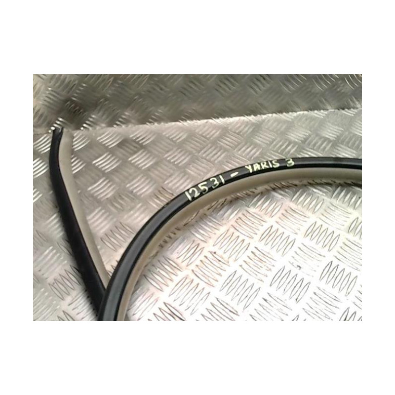 Joint de porte avant gauche TOYOTA YARIS 2 PHASE 2 d’occasion