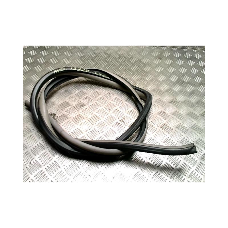 Joint de porte avant droite TOYOTA YARIS 2 PHASE 1 d’occasion