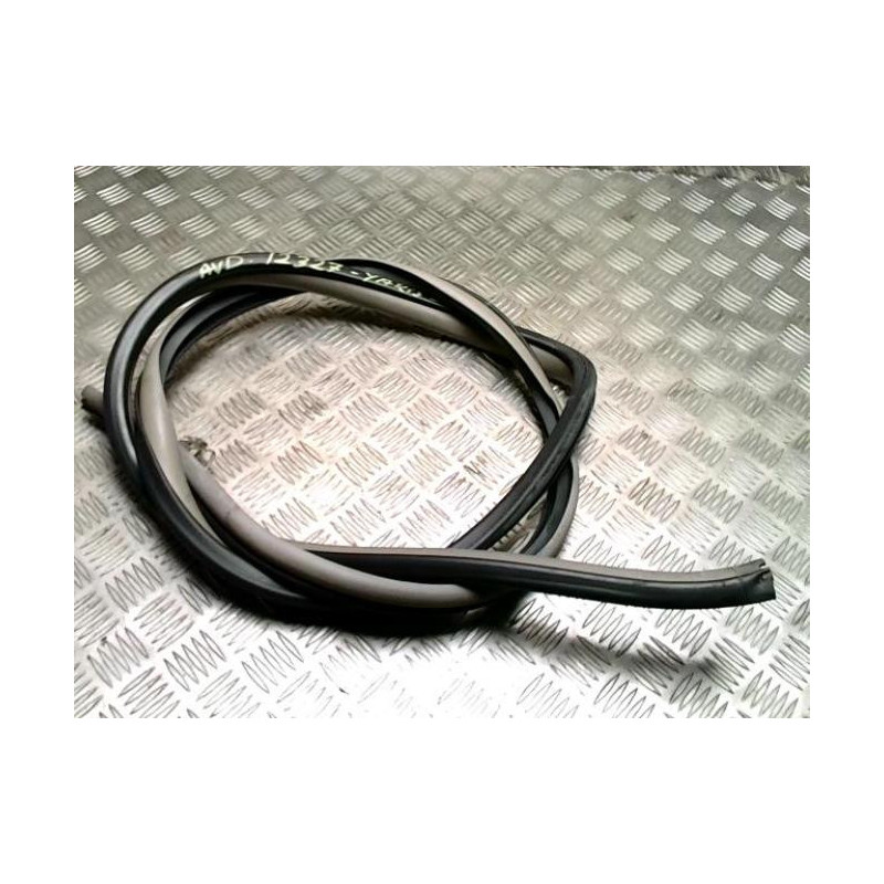 Joint de porte avant droite TOYOTA YARIS 2 PHASE 1 d’occasion