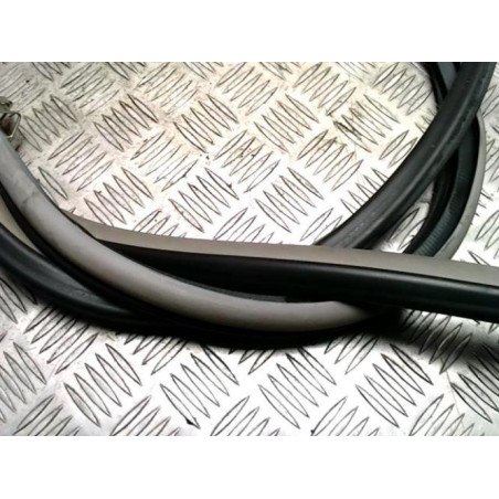 Joint de porte avant droite TOYOTA YARIS 2 PHASE 1 d’occasion