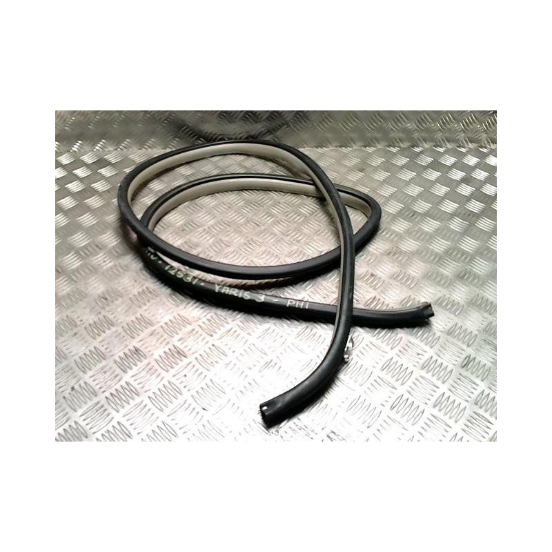 Joint de porte avant droite TOYOTA YARIS 2 PHASE 2 d’occasion