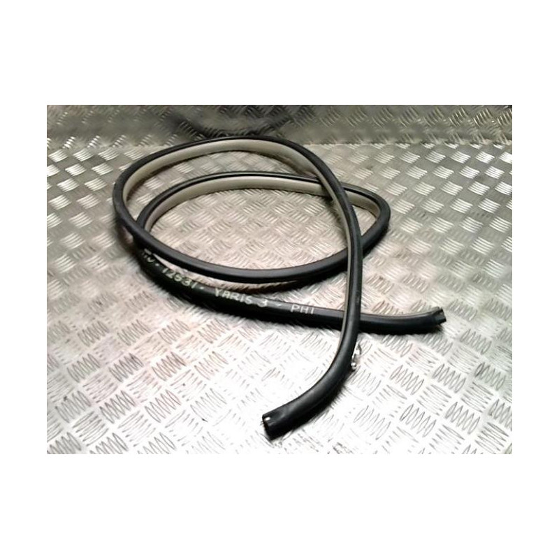 Joint de porte avant droite TOYOTA YARIS 2 PHASE 2 d’occasion