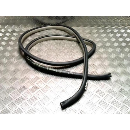 Joint de porte avant droite TOYOTA YARIS 2 PHASE 2 d’occasion