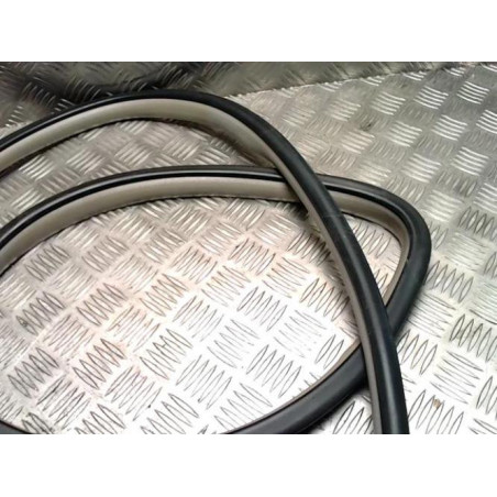 Joint de porte avant droite TOYOTA YARIS 2 PHASE 2 d’occasion