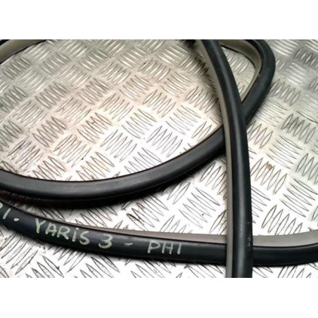 Joint de porte avant droite TOYOTA YARIS 2 PHASE 2 d’occasion