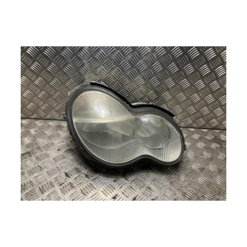 Optique avant principal droit (feux)(phare) MERCEDES CLASSE C 203 PHASE 1 d’occasion