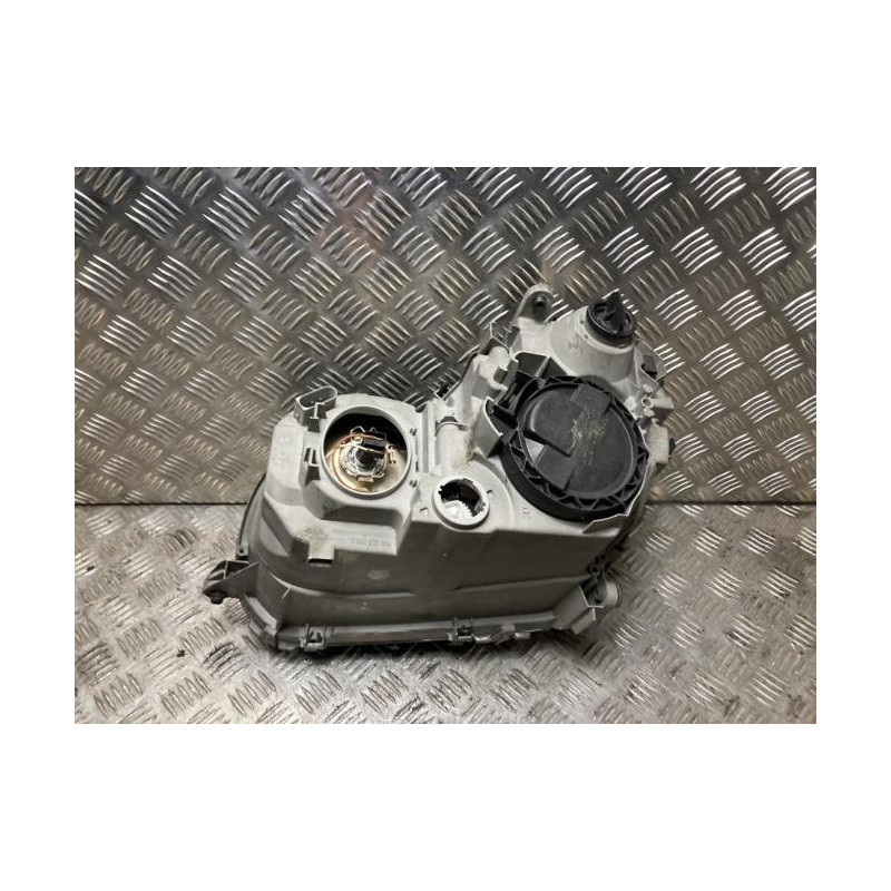 Optique avant principal droit (feux)(phare) MERCEDES CLASSE C 203 PHASE 1 d’occasion