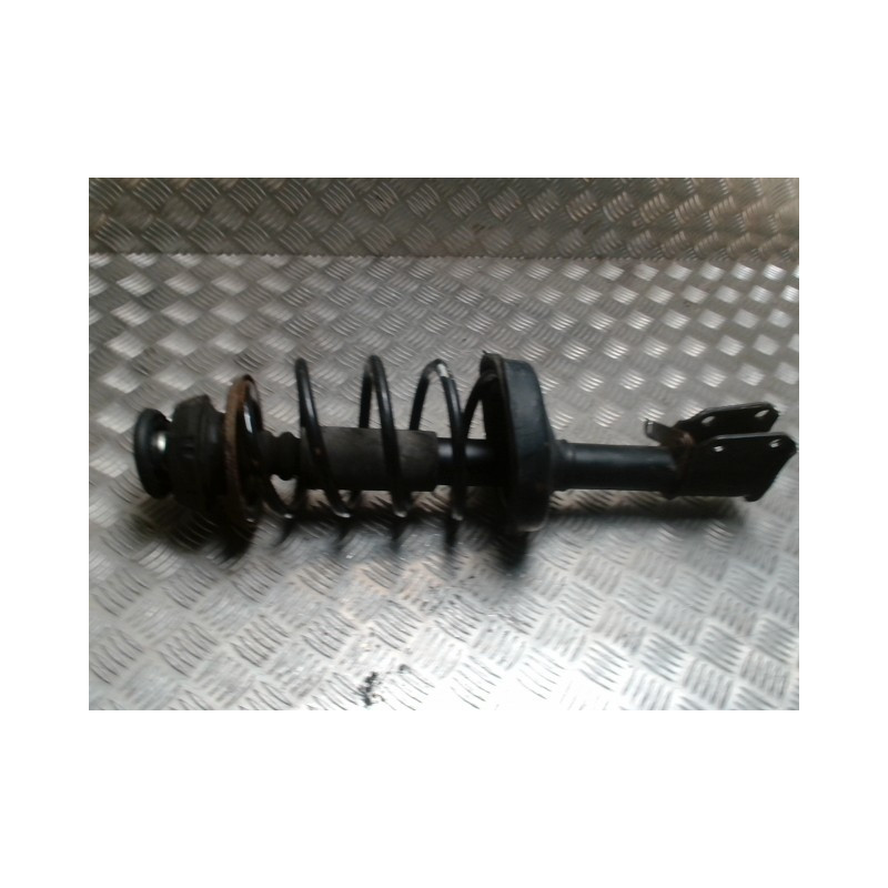 Amortisseur avant gauche RENAULT CLIO 2 PHASE 2 d’occasion