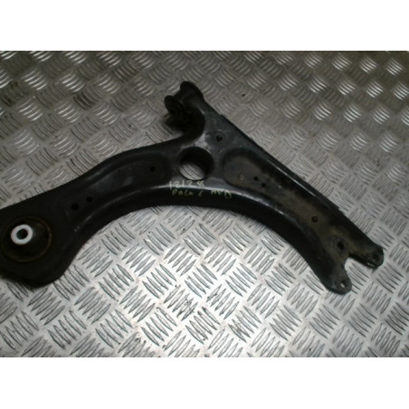 Triangle avant droit VOLKSWAGEN POLO 6 PHASE 1 d’occasion