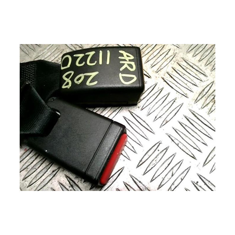Attache ceinture arriere droit PEUGEOT 208 1 PHASE 1 d’occasion
