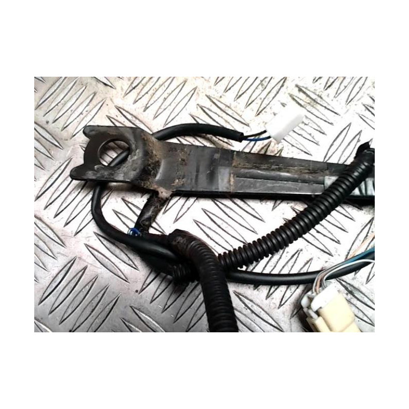 Attache ceinture avant droit TOYOTA YARIS 2 PHASE 1 d’occasion