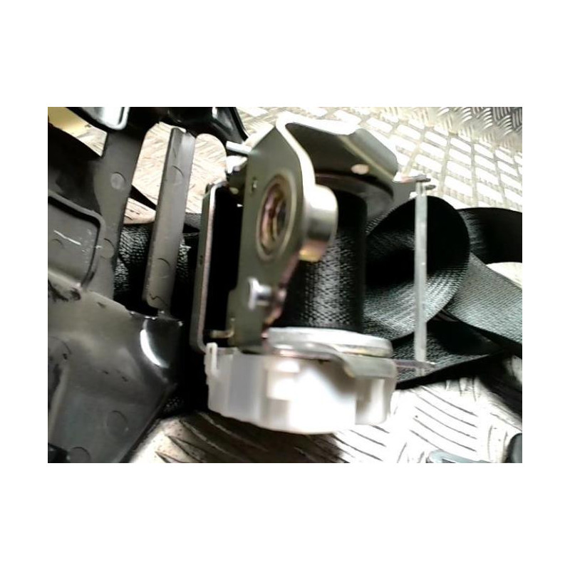 Ceinture arriere centrale OPEL MERIVA B PHASE 1 d’occasion